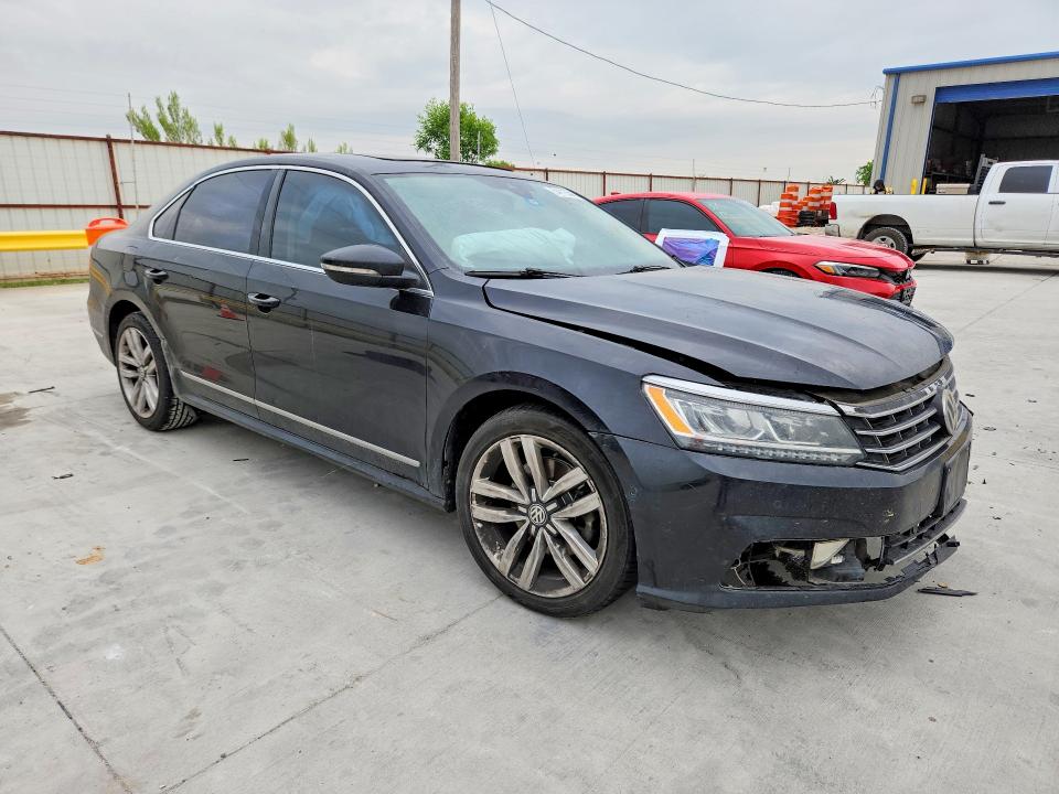 Photo 4 from auction – 2017 VOLKSWAGEN PASSAT with VIN 1VWCT7A34HC026551
