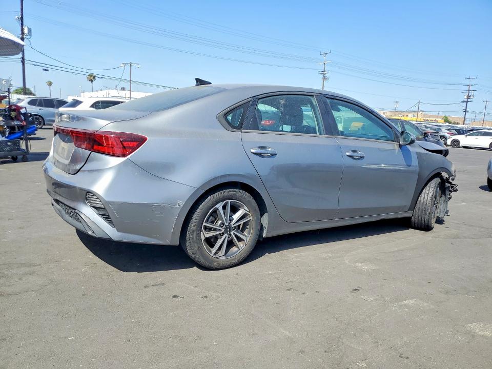 Photo 3 from auction – 2022 KIA FORTE with VIN 3KPF24AD0NE454793