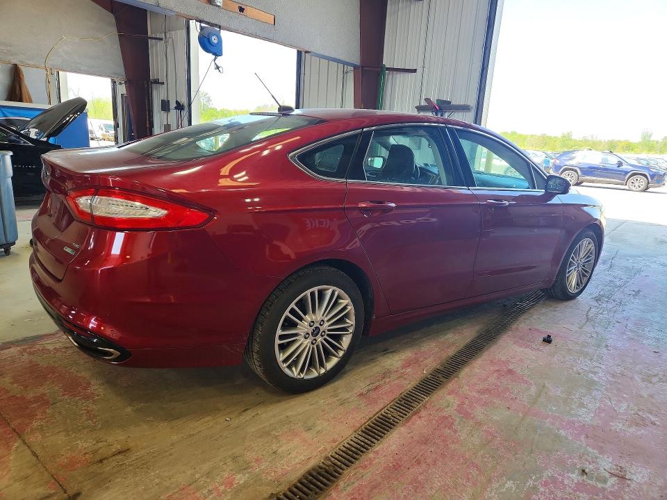 Photo 3 from auction – 2016 FORD FUSION with VIN 3FA6P0T97GR266986