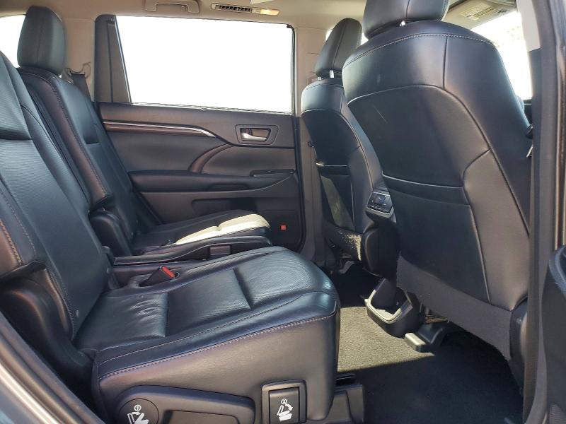 Photo 11 from auction – 2015 TOYOTA HIGHLANDER with VIN 5TDDKRFH1FS180897