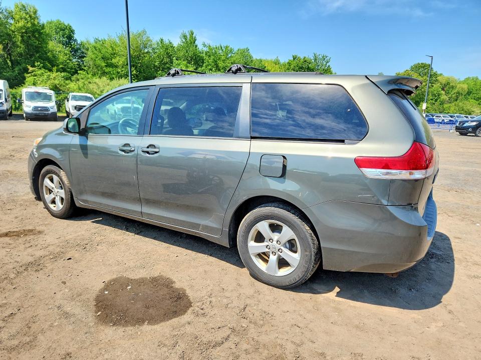 Photo 2 from auction – 2012 TOYOTA SIENNA with VIN 5TDKA3DC1CS015491