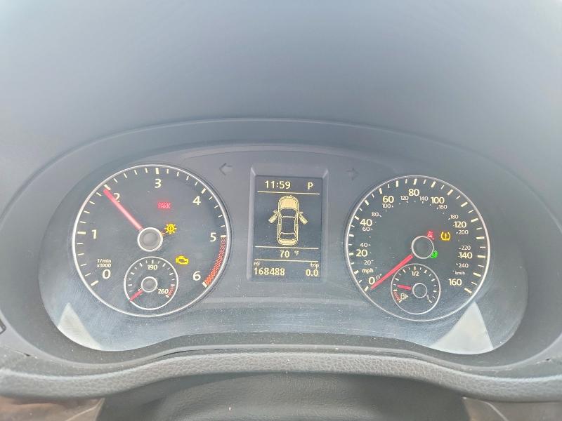 Photo 9 from auction – 2015 VOLKSWAGEN PASSAT with VIN 1VWCV7A38FC036071