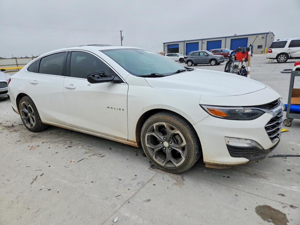 Photo 4 from auction – 2021 CHEVROLET MALIBU with VIN 1G1ZD5ST5MF025424