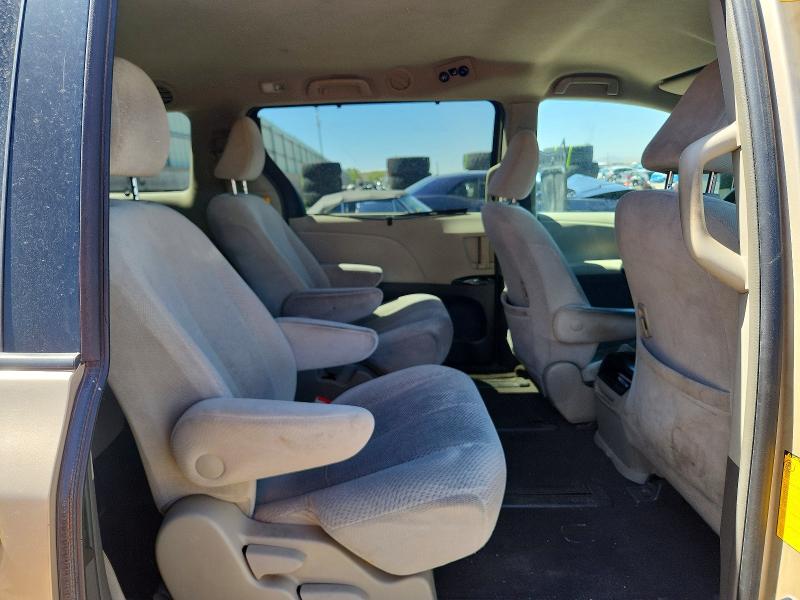 Photo 11 from auction – 2011 TOYOTA SIENNA with VIN 5TDJK3DC4BS005366