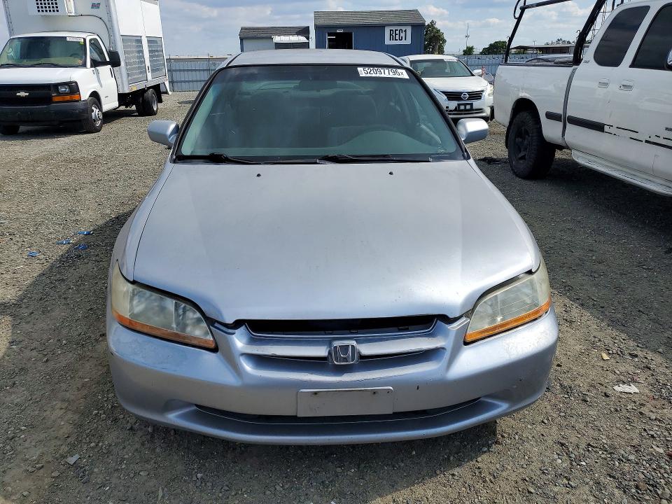 Photo 5 from auction – 1998 HONDA ACCORD with VIN 1HGCG5648WA077204