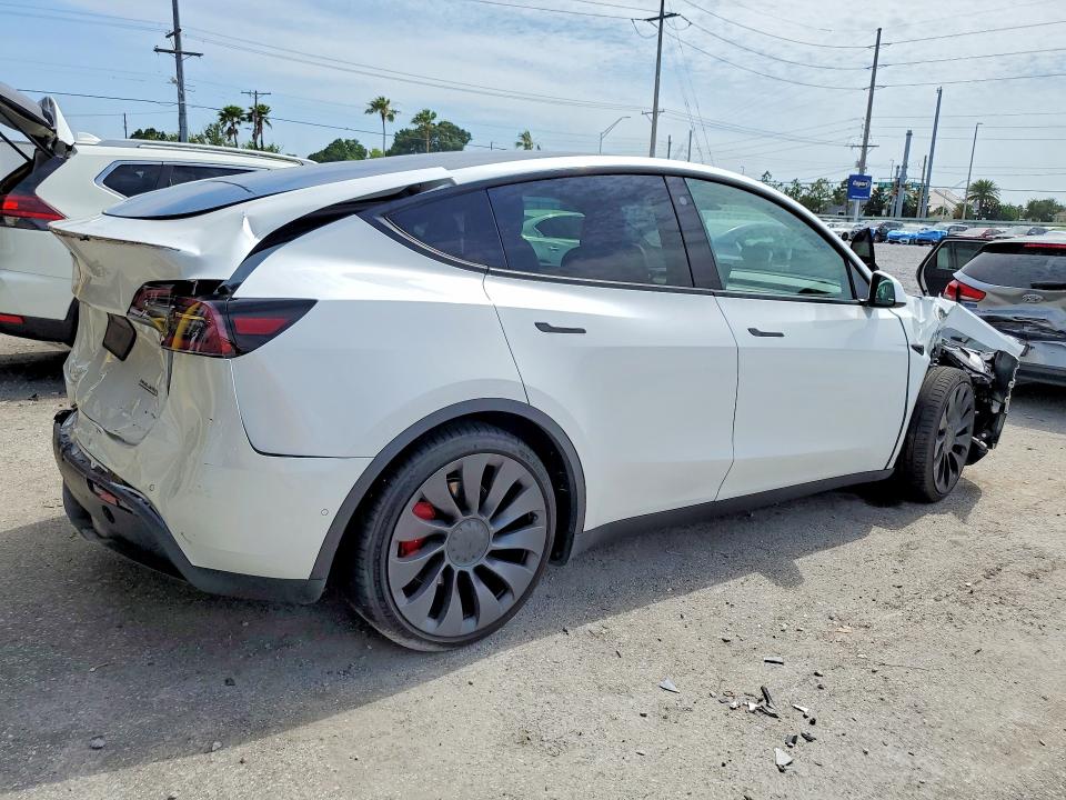 Photo 3 from auction – 2022 TESLA MODEL Y with VIN 7SAYGDEFXNF312387
