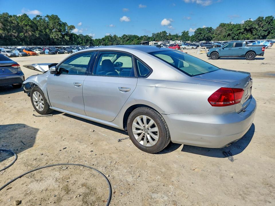 Photo 2 from auction – 2013 VOLKSWAGEN PASSAT with VIN 1VWAH7A3XDC043129