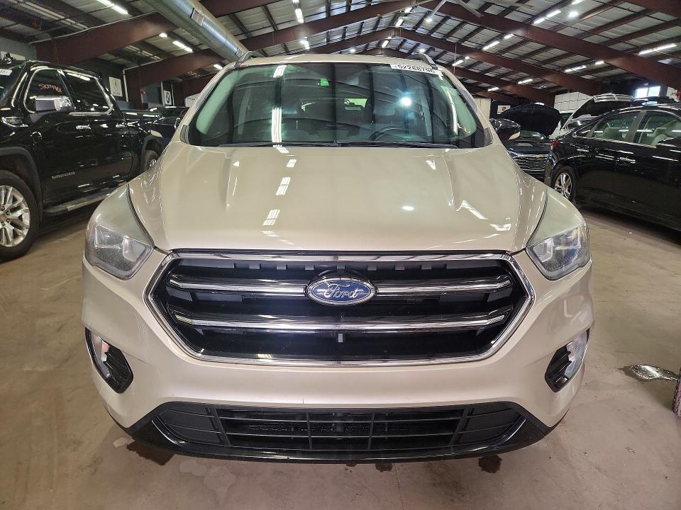 Photo 5 from auction – 2017 FORD ESCAPE with VIN 1FMCU0JD4HUC04836