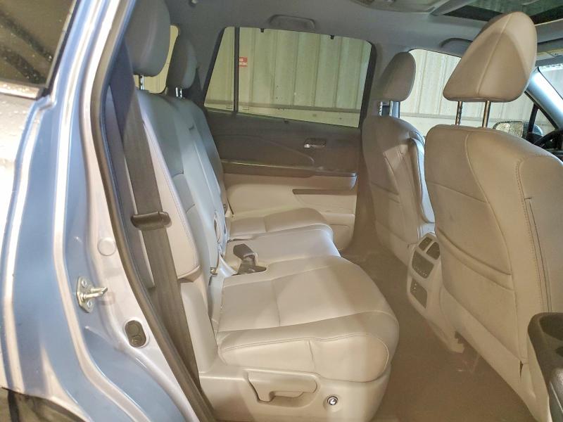 Photo 11 from auction – 2018 HONDA PILOT with VIN 5FNYF6H90JB037088