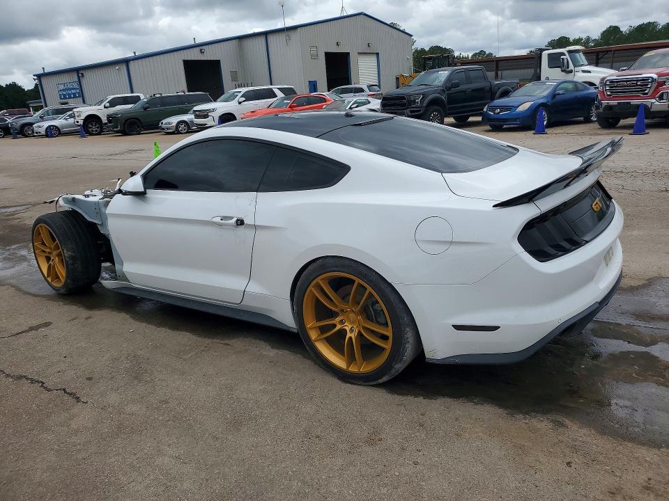 Photo 2 from auction – 2018 FORD MUSTANG with VIN 1FA6P8CF3J5113133
