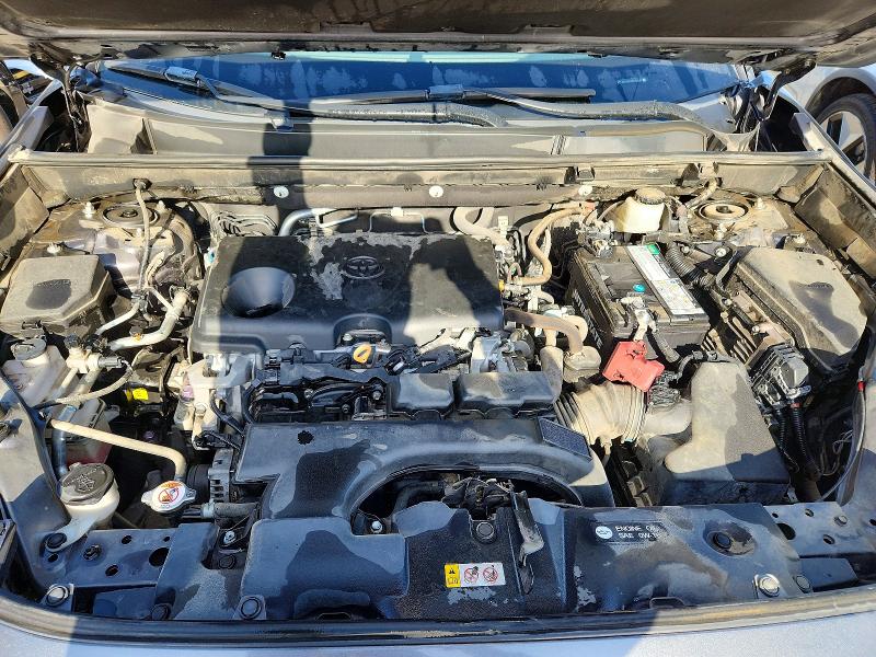 Photo 11 from auction – 2021 TOYOTA RAV4 with VIN 2T3C1RFV5MC135057
