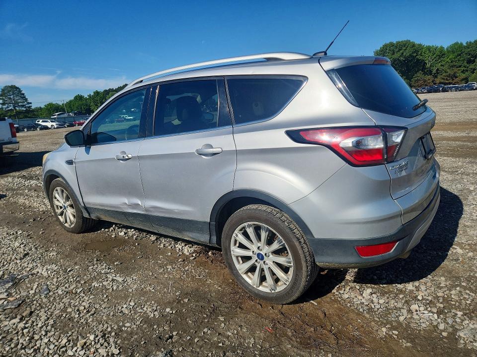 Photo 2 from auction – 2017 FORD ESCAPE with VIN 1FMCU0J94HUC12821