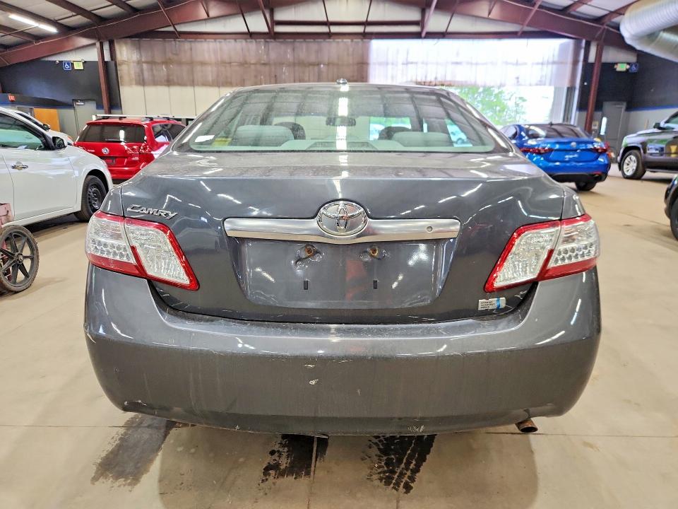 Photo 6 from auction – 2011 TOYOTA CAMRY with VIN 4T1BB3EK8BU131568