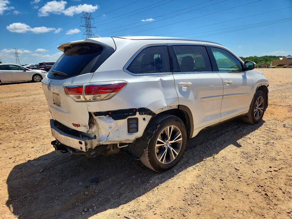 Photo 3 from auction – 2016 TOYOTA HIGHLANDER with VIN 5TDJKRFH3GS289088