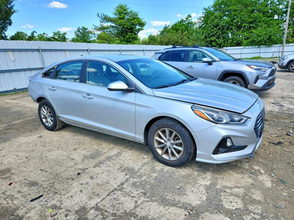 Photo 4 from auction – 2018 HYUNDAI SONATA with VIN 5NPE24AF0JH600841