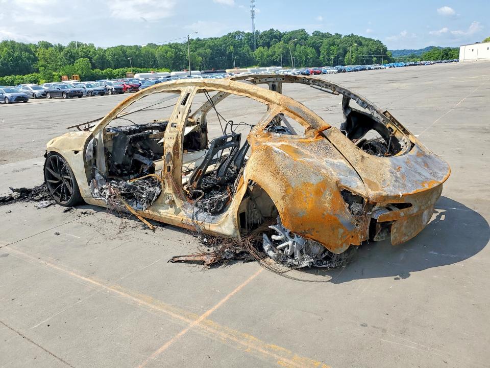 Photo 2 from auction – 2025 TESLA MODEL 3 with VIN 5YJ3E1ET0SF015318