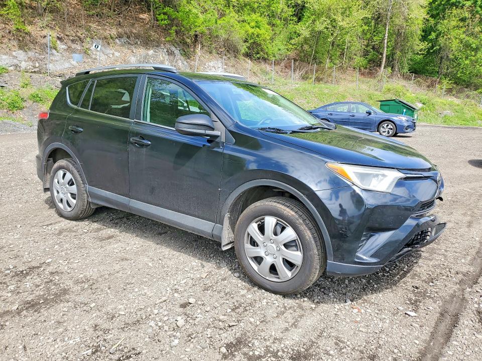 Снимка 4 от търг – 2018 TOYOTA RAV4 с VIN 2T3BFREV2JW784288