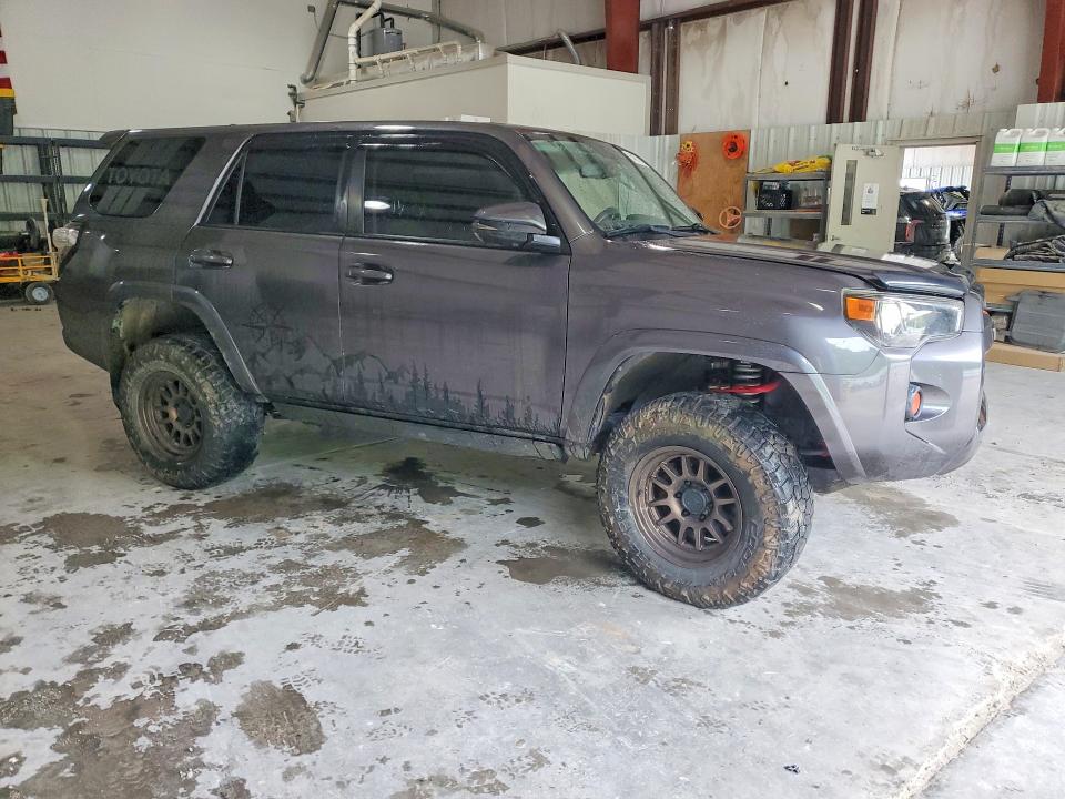 Photo 4 from auction – 2016 TOYOTA 4RUNNER with VIN JTEBU5JR5G5376435