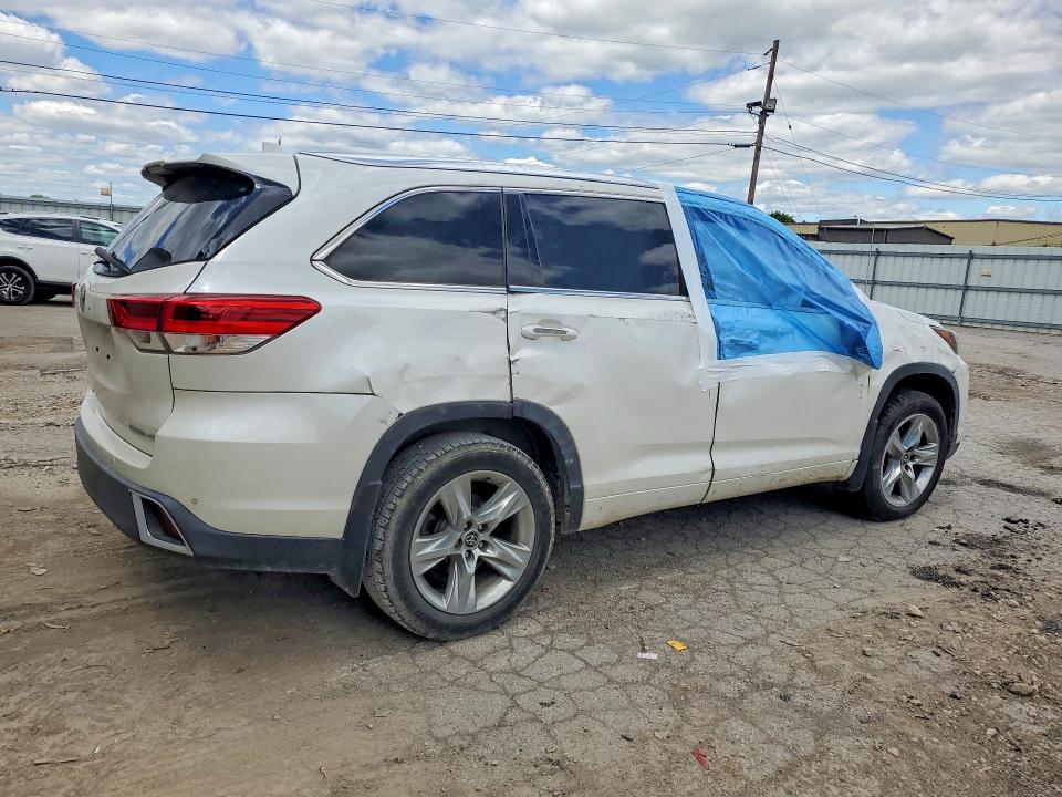 Photo 3 from auction – 2018 TOYOTA HIGHLANDER with VIN 5TDDZRFH7JS907156