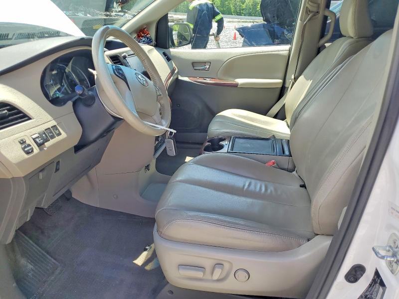 Photo 7 from auction – 2014 TOYOTA SIENNA with VIN 5TDYK3DC2ES525715