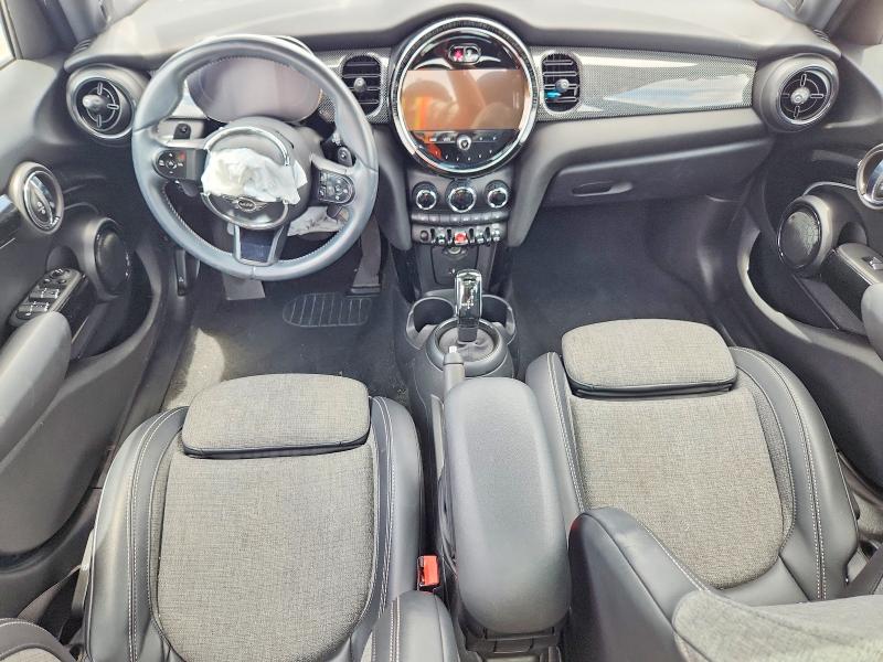 Photo 8 from auction – 2023 MINI COOPER with VIN WMW53DK06P2S64367
