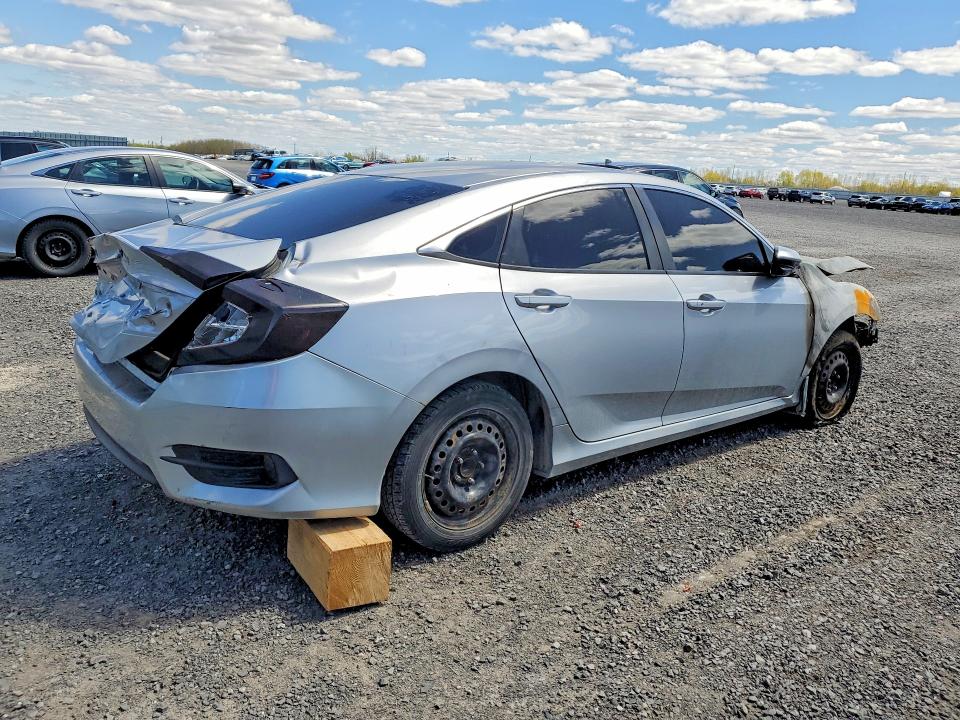 Photo 3 from auction – 2018 HONDA CIVIC with VIN 2HGFC2F84JH006635