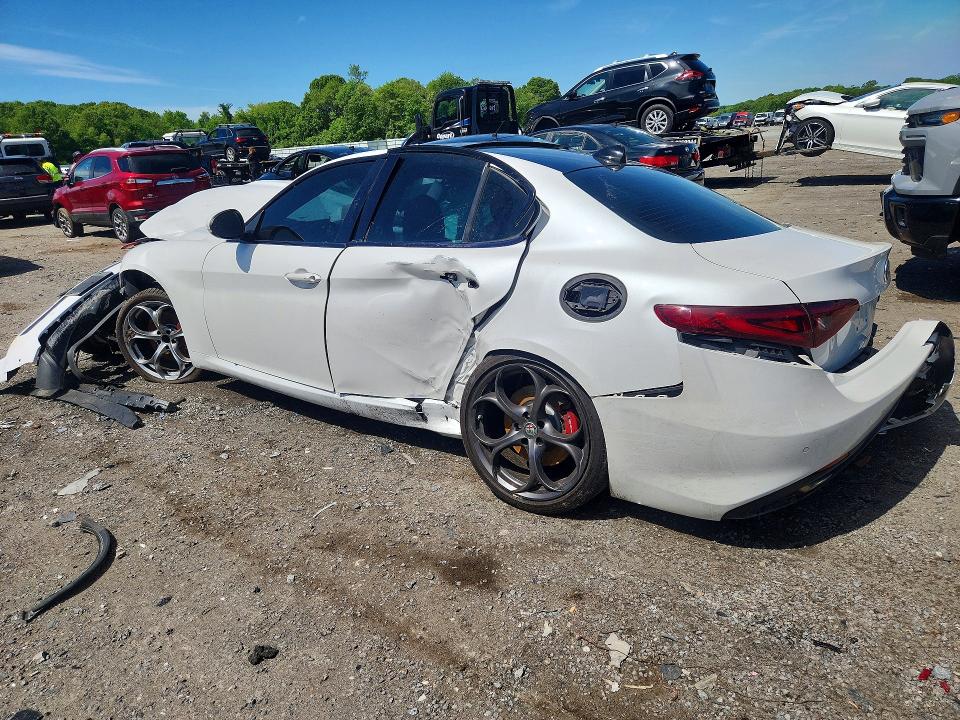 Photo 2 from auction – 2017 ALFA ROMEO GIULIA with VIN ZARFAECN1H7559254
