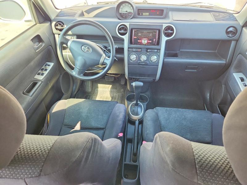 Photo 8 from auction – 2005 TOYOTA SCION with VIN JTLKT324250204361