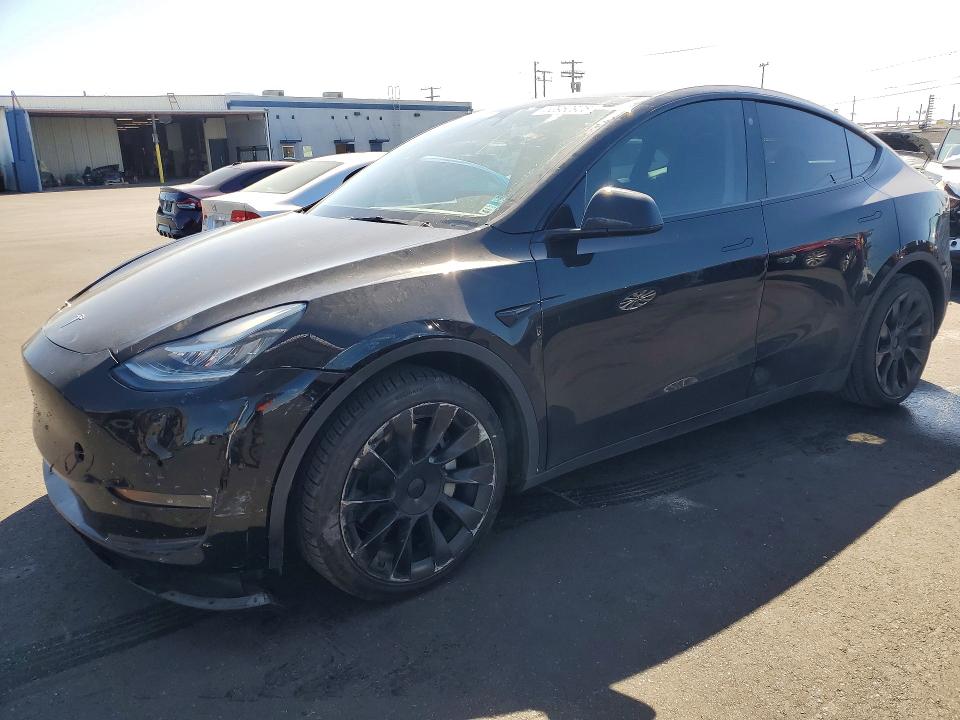 TESLA MODEL Y 2022 with VIN 7SAYGDEE5NF316127 - Photo from auction