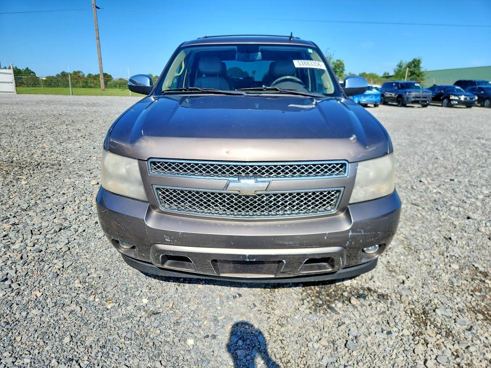 Photo 5 from auction – 2011 CHEVROLET TAHOE with VIN 1GNSCBE03BR365833