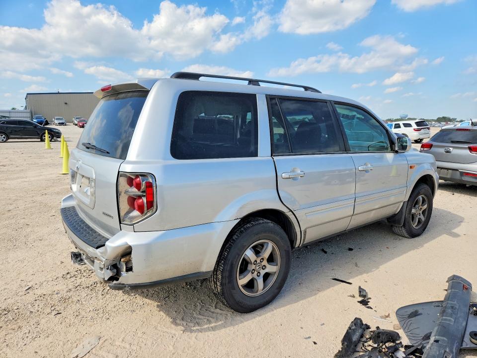 Photo 3 from auction – 2006 HONDA PILOT with VIN 2HKYF18726H528580