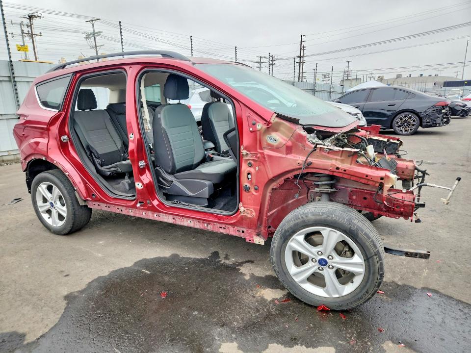 Photo 4 from auction – 2016 FORD ESCAPE with VIN 1FMCU0GX1GUC38345