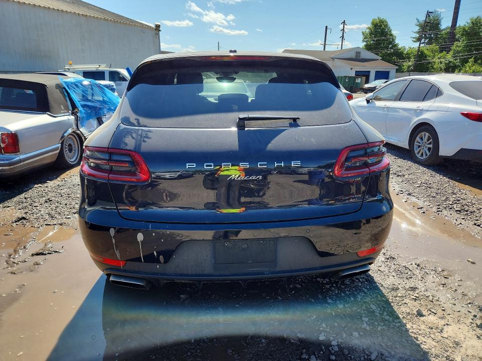 Photo 6 from auction – 2017 PORSCHE MACAN with VIN WP1AA2A50HLB02916