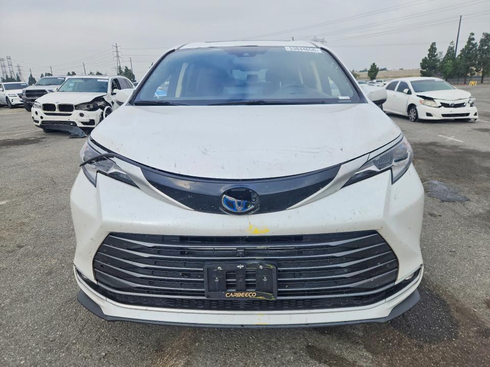 Photo 5 from auction – 2023 TOYOTA SIENNA with VIN 5TDERKEC8PS165571