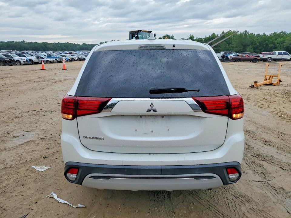 Photo 6 from auction – 2020 MITSUBISHI OUTLANDER with VIN JA4AZ3A35LZ042002
