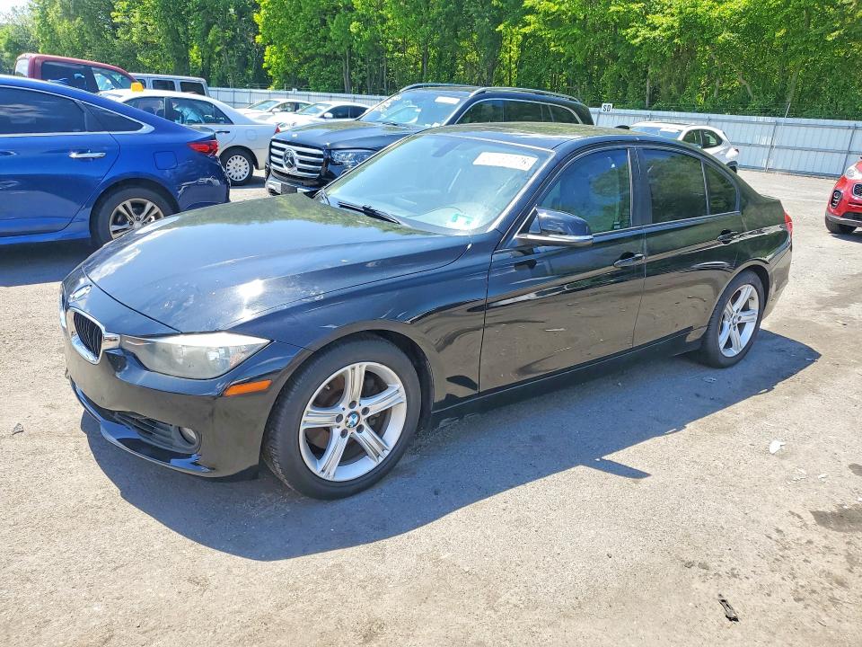 BMW 328 2015 مع رقم تعريف المركبة WBA3C1C53FK119477 - صورة من المزاد