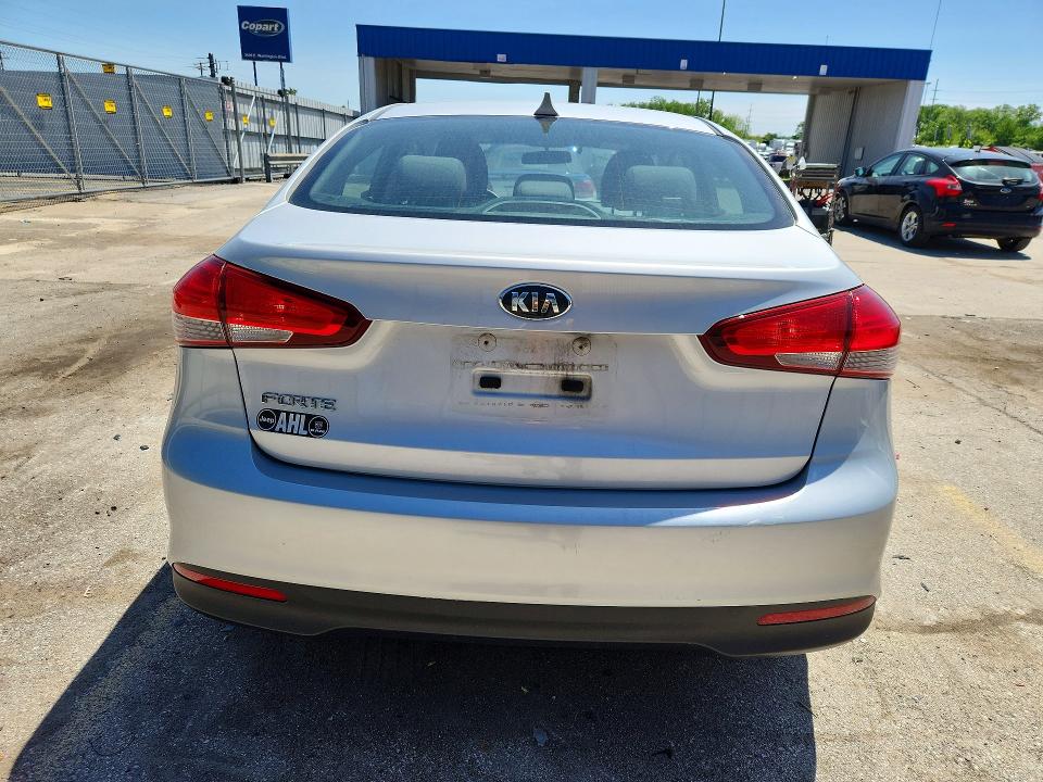 Photo 6 from auction – 2017 KIA FORTE with VIN 3KPFK4A79HE133589