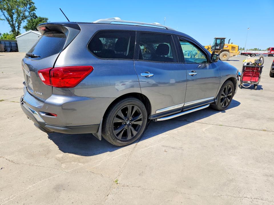Photo 3 from auction – 2017 NISSAN PATHFINDER with VIN 5N1DR2MN4HC660153