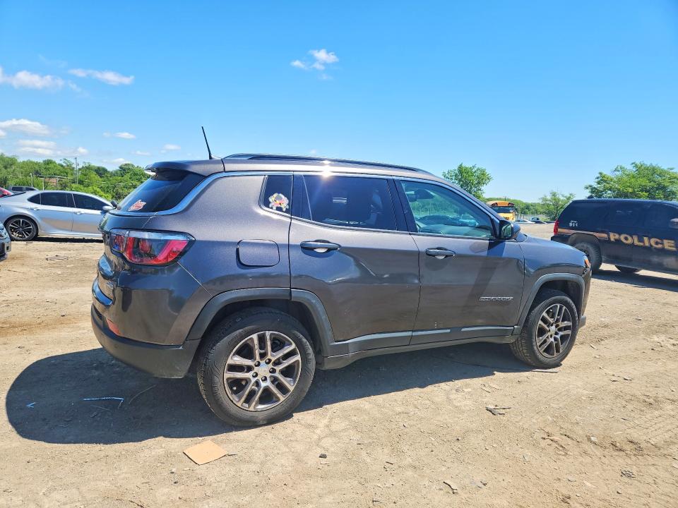 Photo 3 from auction – 2017 JEEP COMPASS with VIN 3C4NJDBBXHT666175