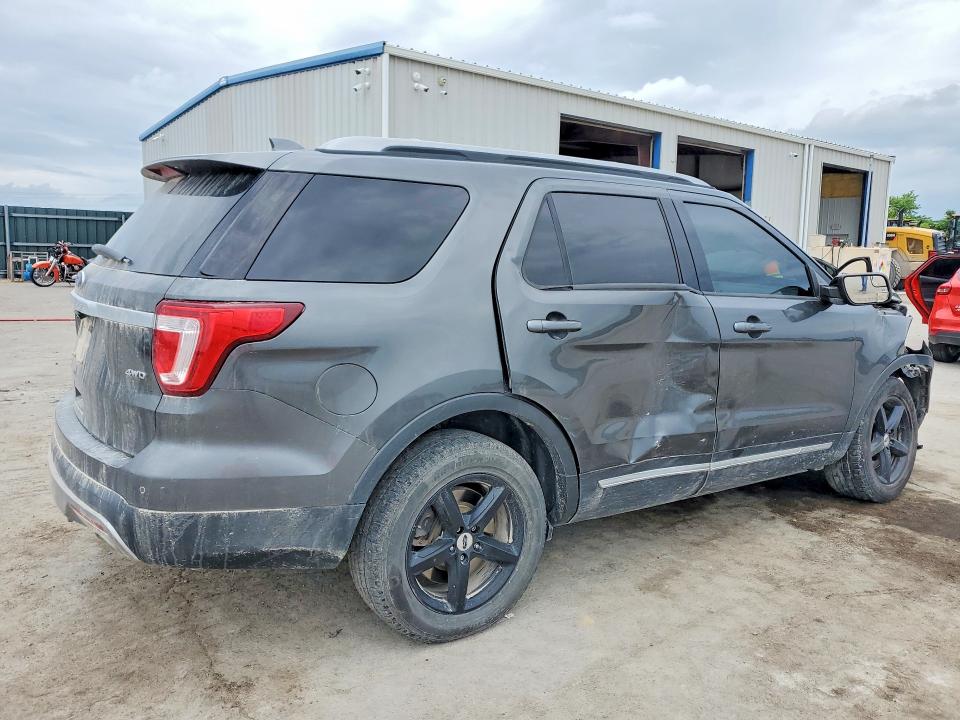 Photo 3 from auction – 2017 FORD EXPLORER with VIN 1FM5K8D83HGA93352
