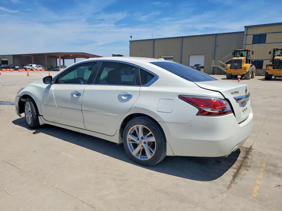 Photo 2 from auction – 2015 NISSAN ALTIMA with VIN 1N4AL3APXFC124301