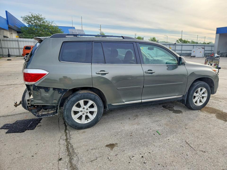 Photo 3 from auction – 2012 TOYOTA HIGHLANDER with VIN 5TDBK3EH9CS142710