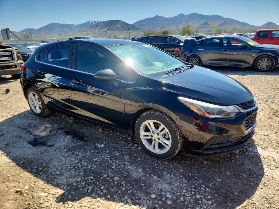 Photo 4 from auction – 2018 CHEVROLET CRUZE with VIN 3G1BE6SM6JS572349