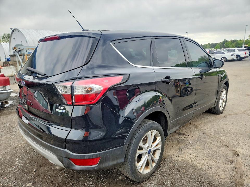 Photo 3 from auction – 2017 FORD ESCAPE with VIN 1FMCU9GDXHUC32829