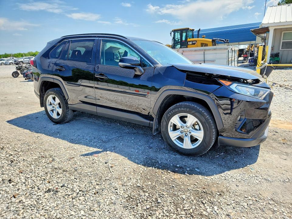 Photo 4 from auction – 2021 TOYOTA RAV4 with VIN 2T3P1RFV4MC181061