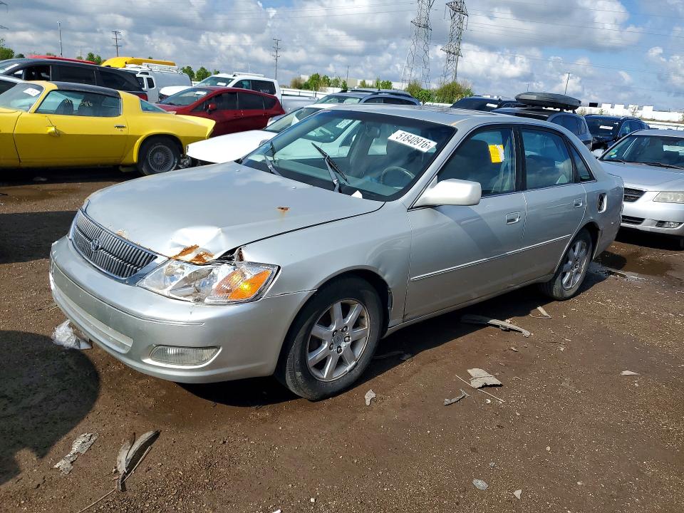 TOYOTA AVALON 2000 with VIN 4T1BF28B1YU052603 - Photo from auction