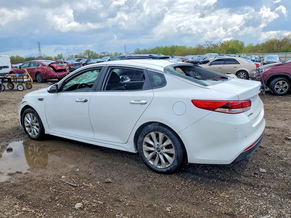 Photo 2 from auction – 2018 KIA OPTIMA with VIN 5XXGT4L37JG257305
