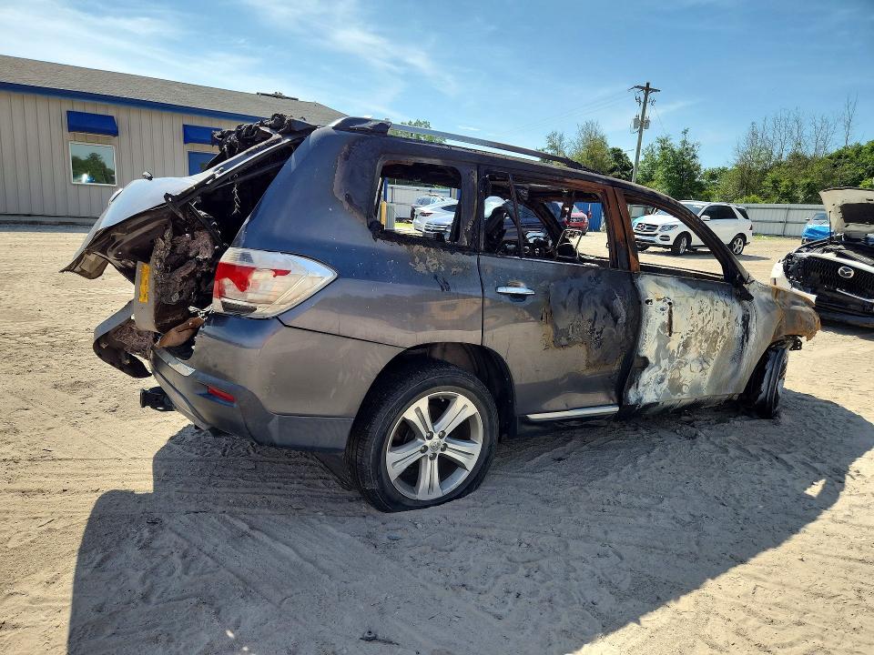 Photo 3 from auction – 2013 TOYOTA HIGHLANDER with VIN 5TDYK3EH3DS138289