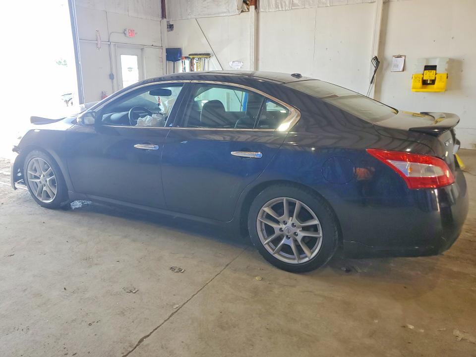 Photo 2 from auction – 2010 NISSAN MAXIMA with VIN 1N4AA5AP3AC875167