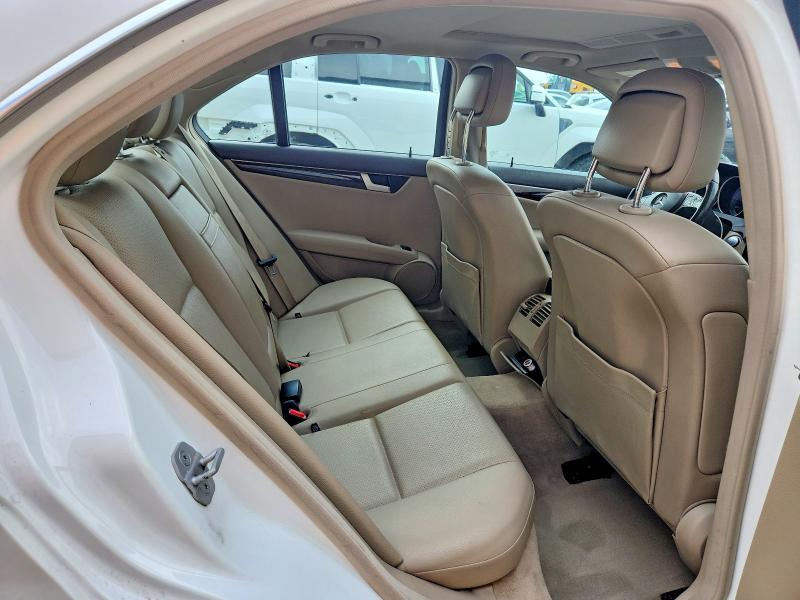 Photo 10 from auction – 2014 MERCEDES-BENZ C with VIN WDDGF4HB1EA964379